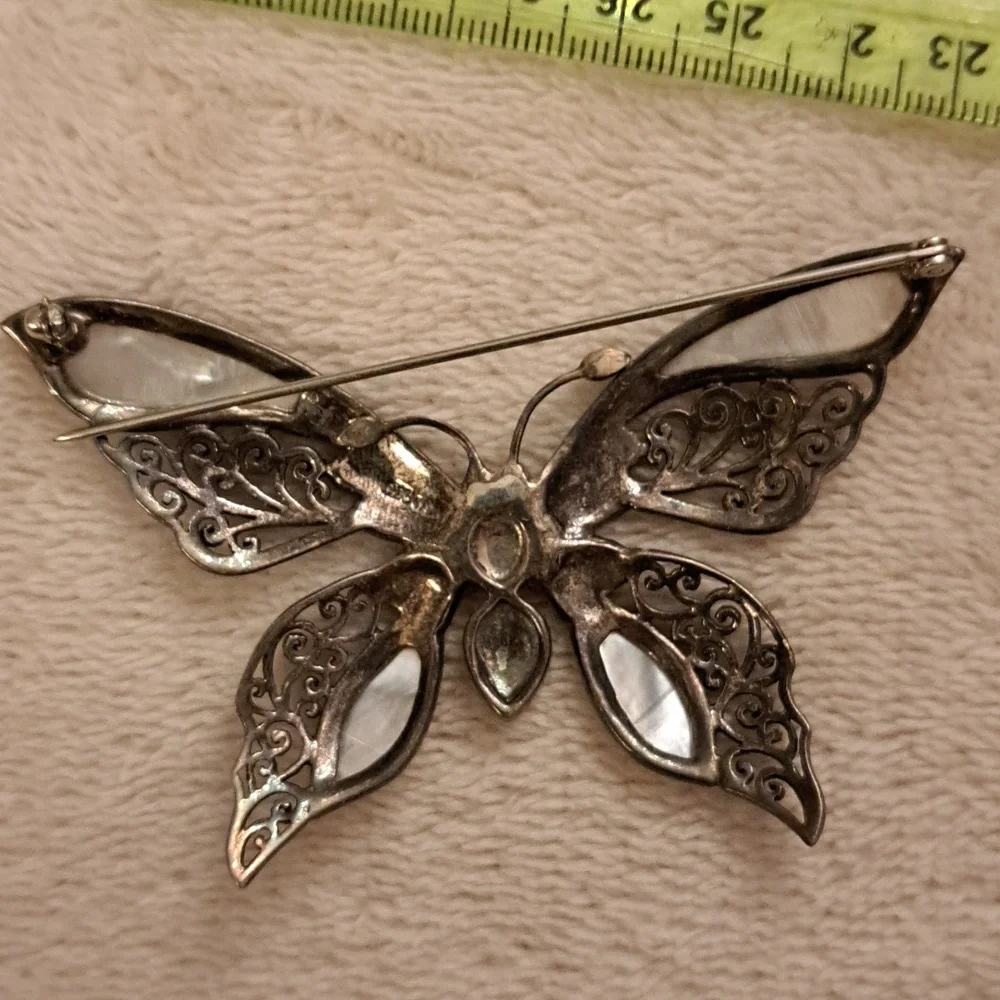 Sterling Vintage Buterfly Mother Pearl Pin - Picture 2 of 3